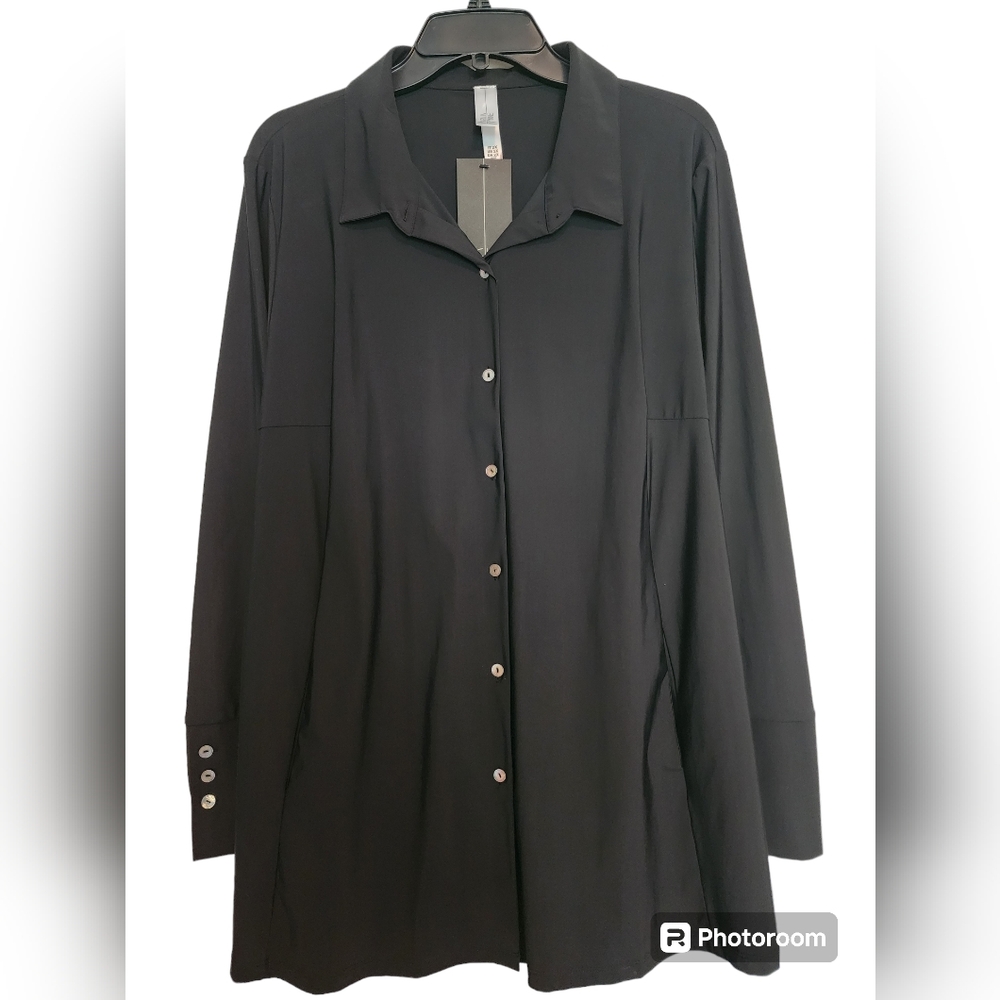 NWT Marla Wynne Black long sleeve button front blouse pleats on back SZ 1X
